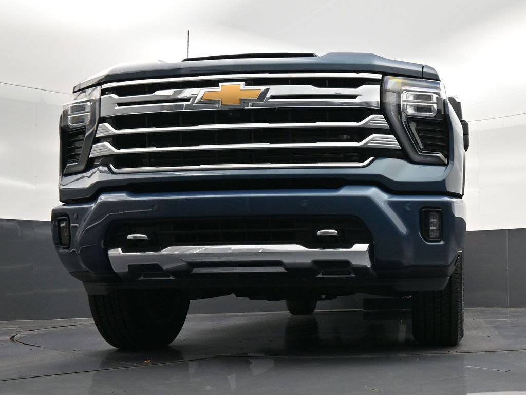 Used 2025 Chevrolet Silverado 2500 High Country w/ Technology Package AWD/4WD image 36