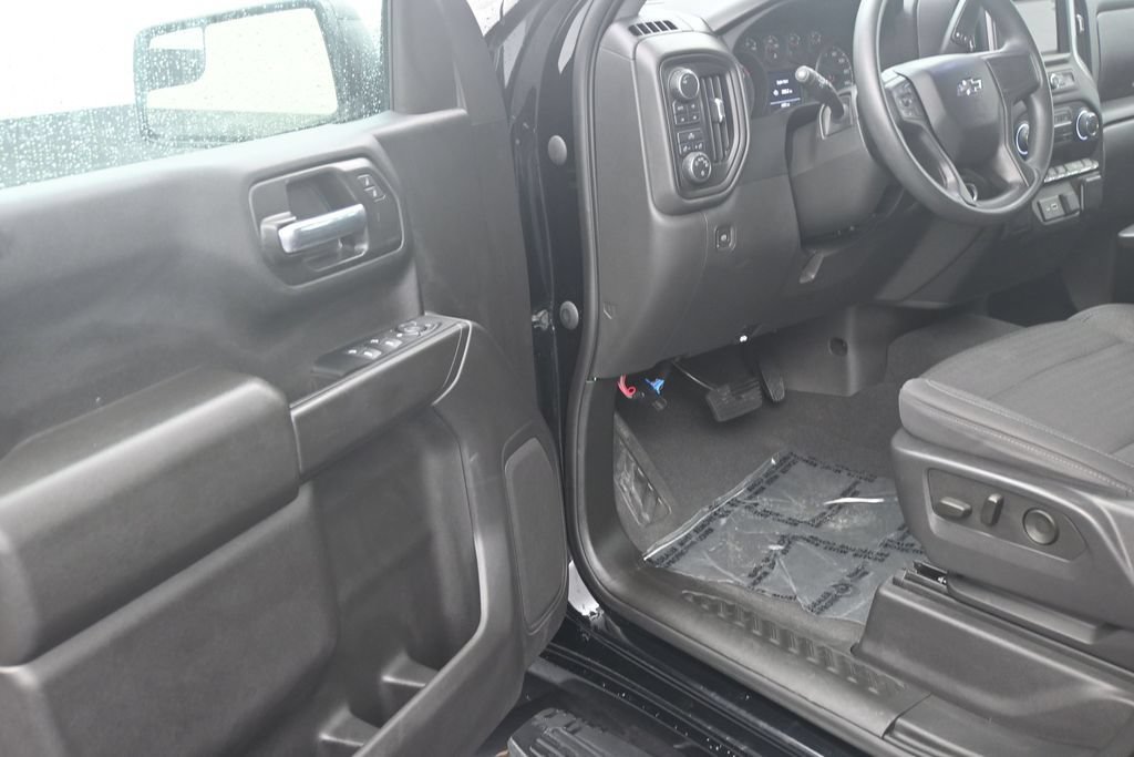 Used 2023 Chevrolet Silverado 1500 Custom Trail Boss AWD/4WD image 10