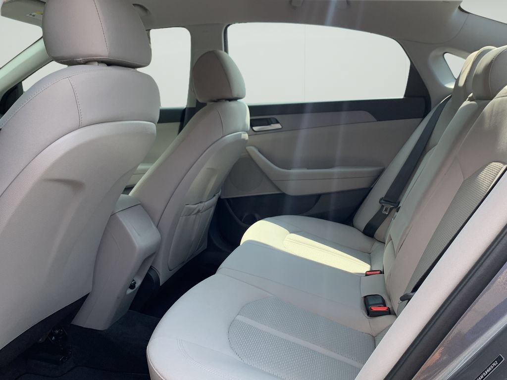 Used 2018 Hyundai Sonata SE FWD image 16