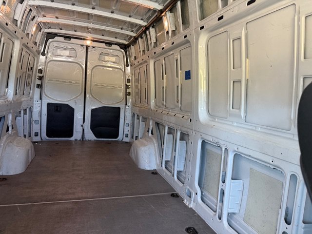 Used 2023 Mercedes-Benz Sprinter 2500 image 14