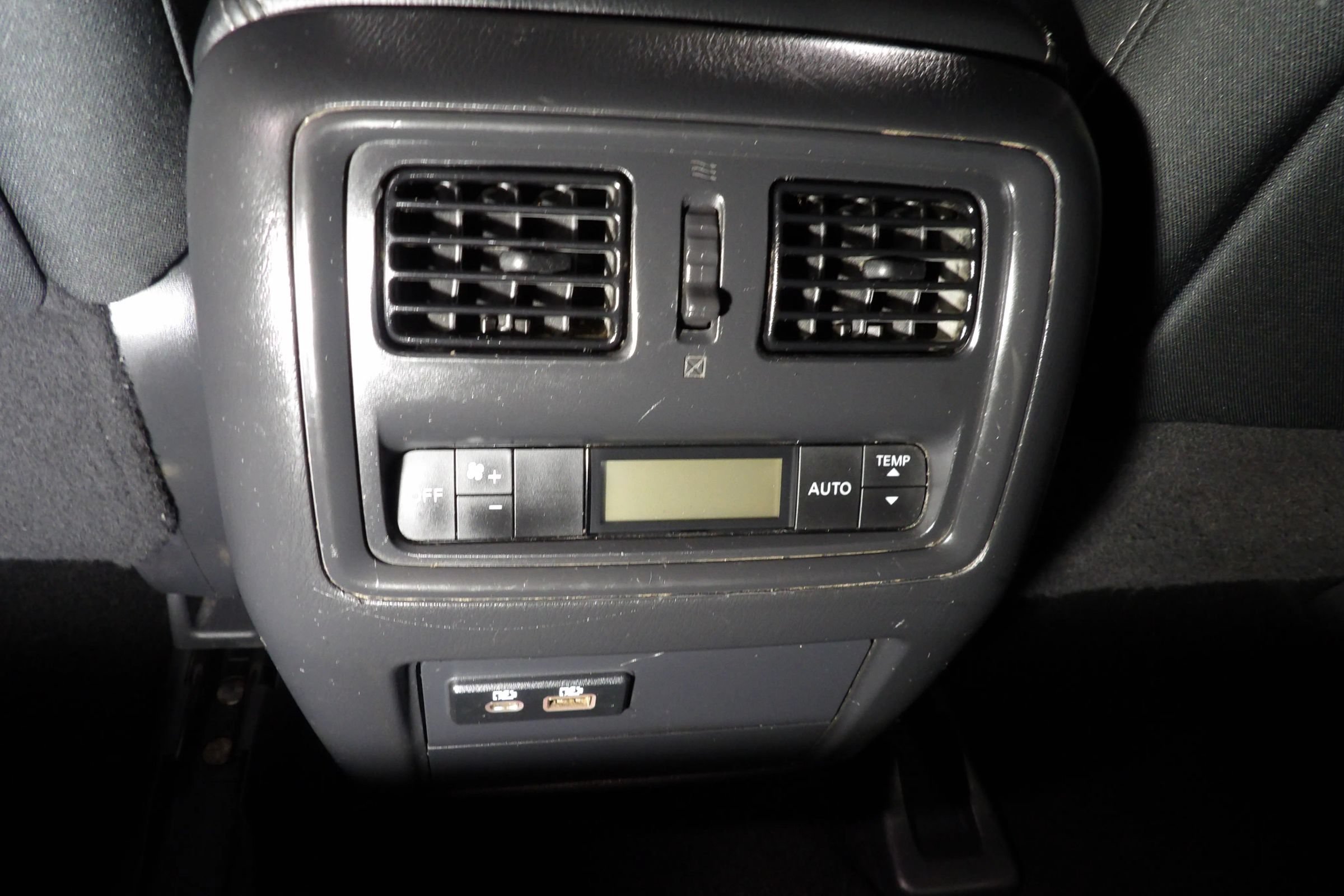 Used 2019 Nissan Pathfinder SV FWD image 13