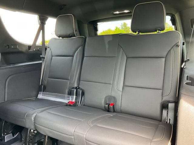 New 2026 Chevrolet Suburban Premier AWD/4WD image 17