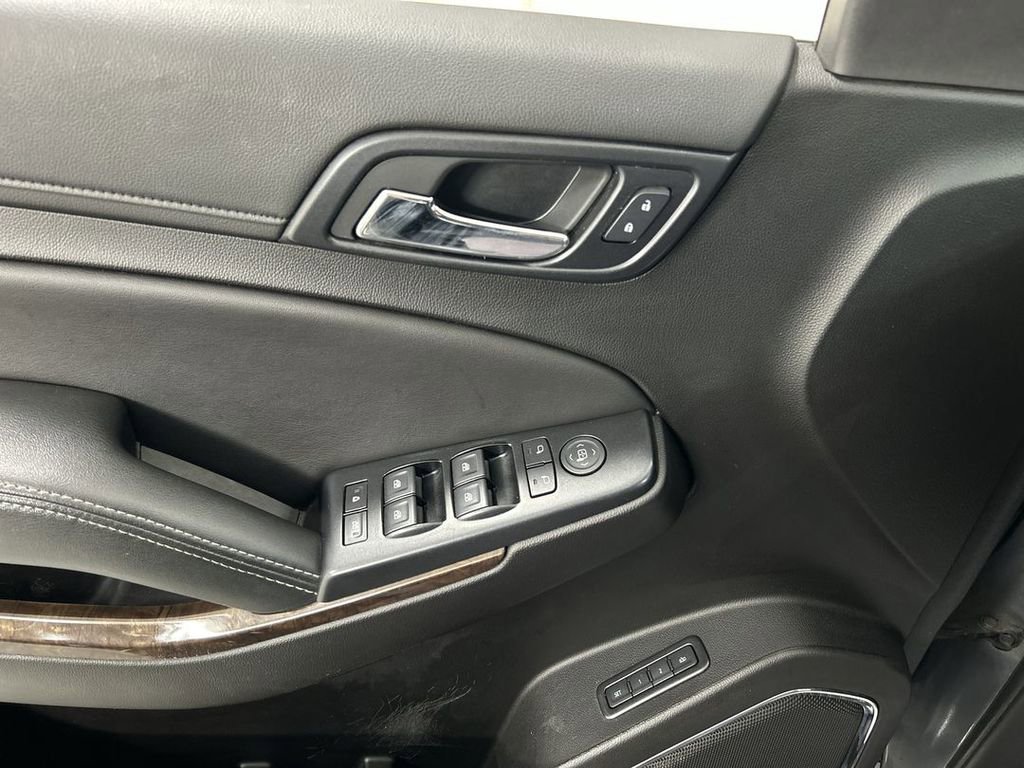 Used 2019 Chevrolet Tahoe LT w/ Off-Road Package AWD/4WD image 11