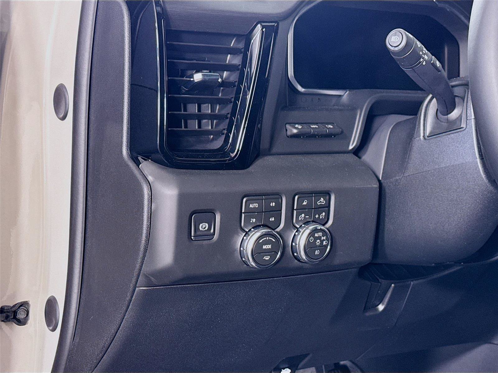 New 2026 GMC Sierra 3500 AT4 w/ AT4 Premium Plus Package AWD/4WD image 4