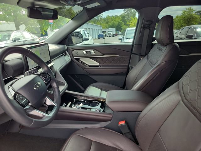 Used 2025 Ford Explorer Platinum w/ Ultimate Package image 13