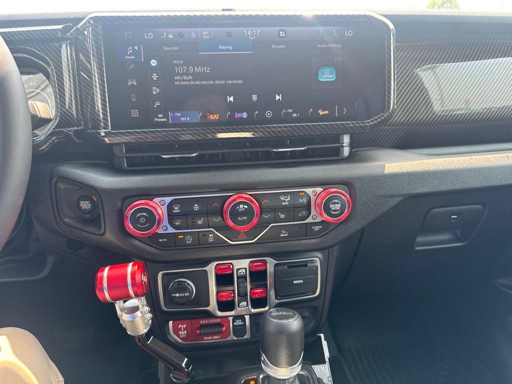 Certified 2025 Jeep Gladiator Overland AWD/4WD image 3