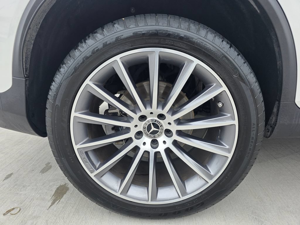 Certified 2022 Mercedes-Benz GLC 300 4MATIC Coupe image 11