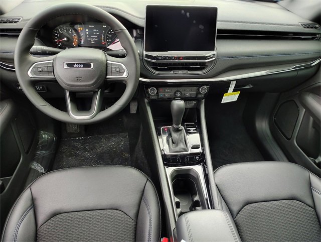 New 2026 Jeep Compass Latitude image 14