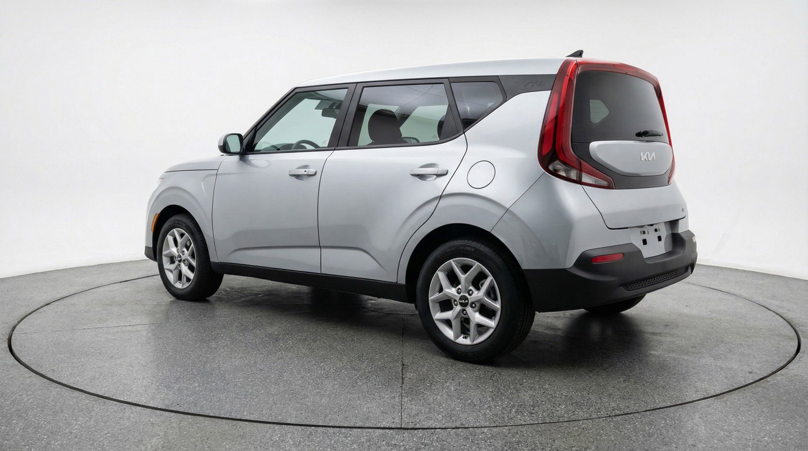 Used 2025 Kia Soul LX w/ LX Technology Package FWD image 6