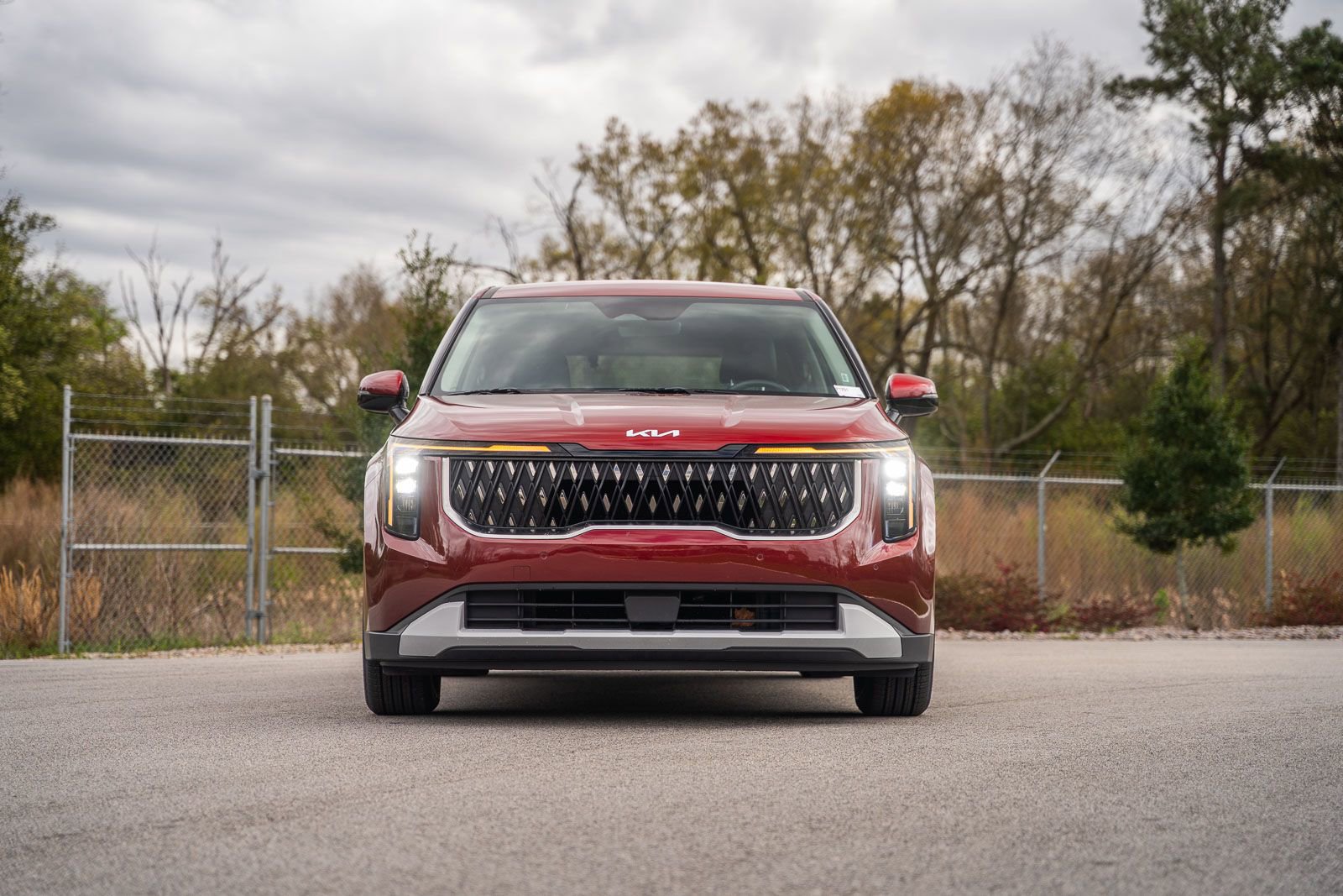 Used 2025 Kia Carnival image 2