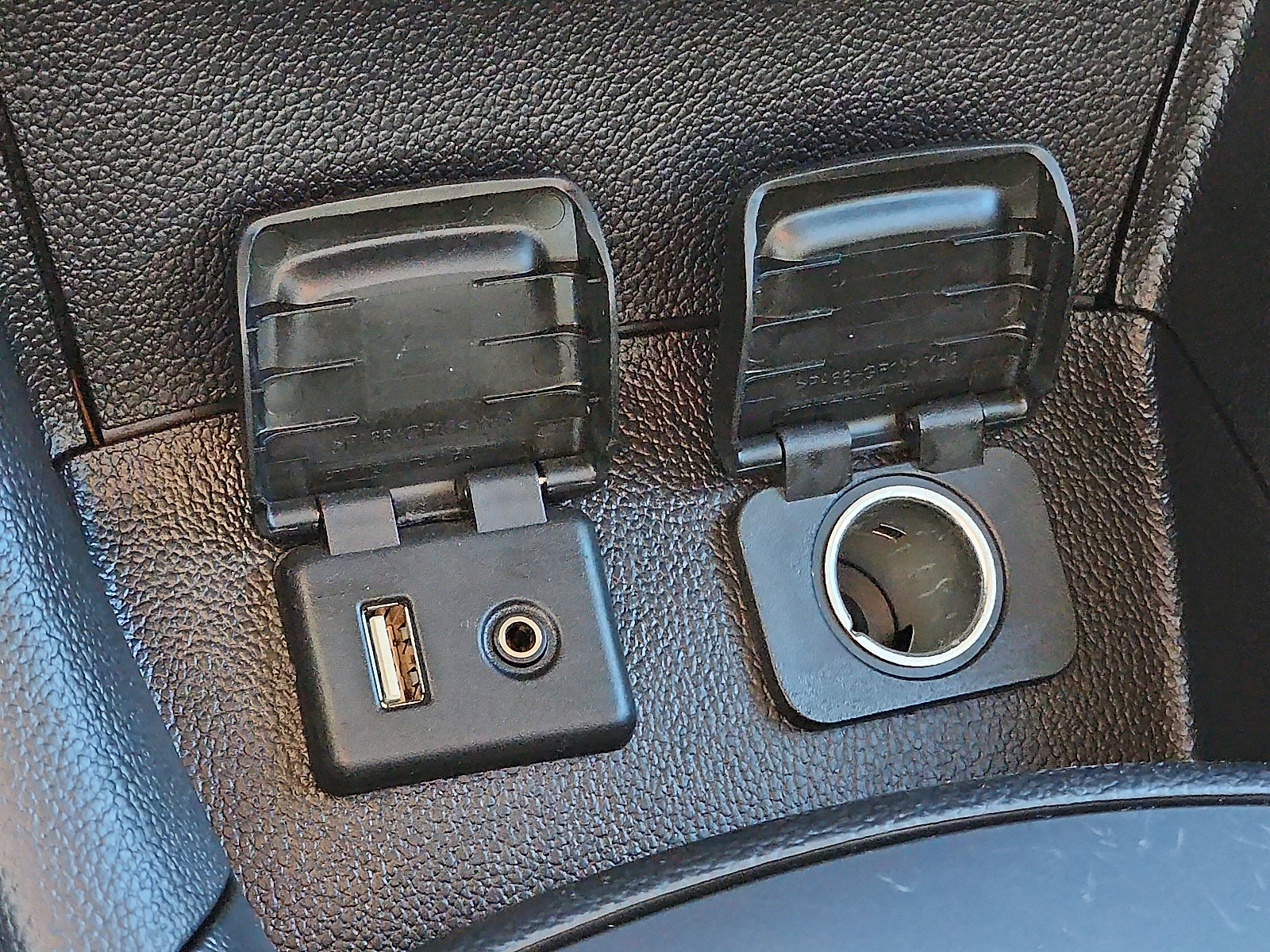 Used 2018 Chevrolet Cruze LT w/ Convenience Package image 24