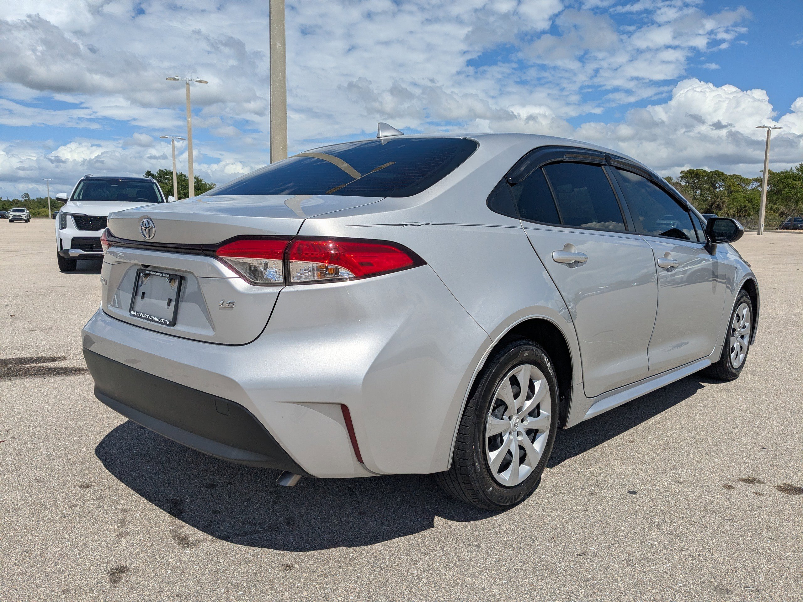 Used 2023 Toyota Corolla LE image 4
