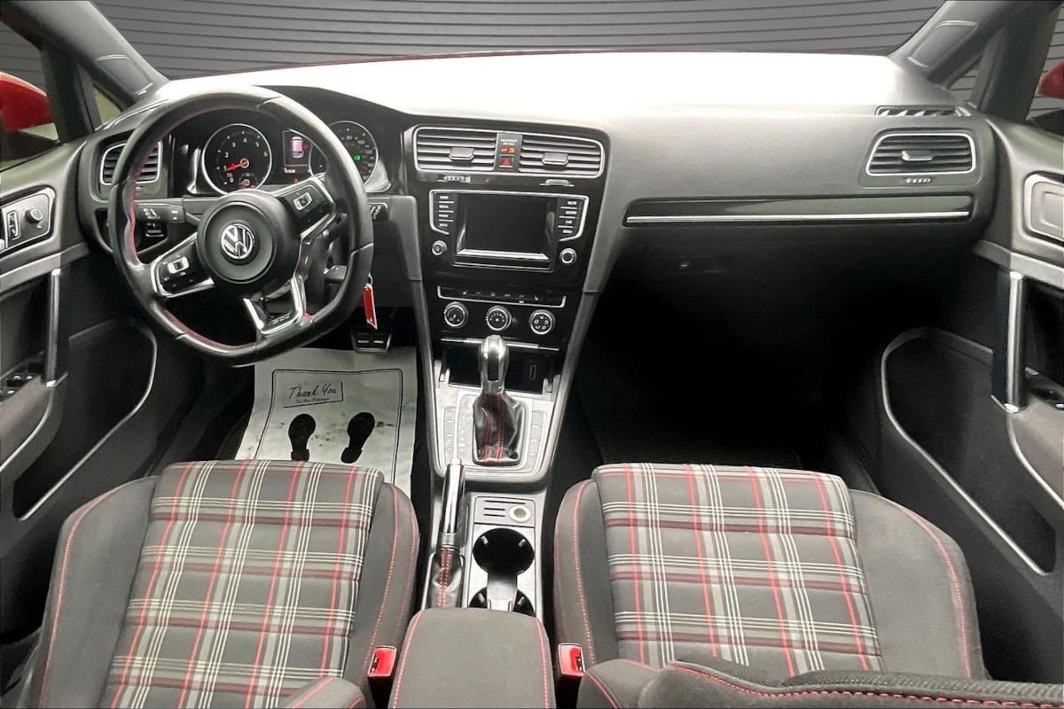 Used 2015 Volkswagen GTI S FWD image 7