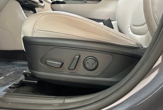 Used 2025 Hyundai Tucson Limited AWD/4WD image 26