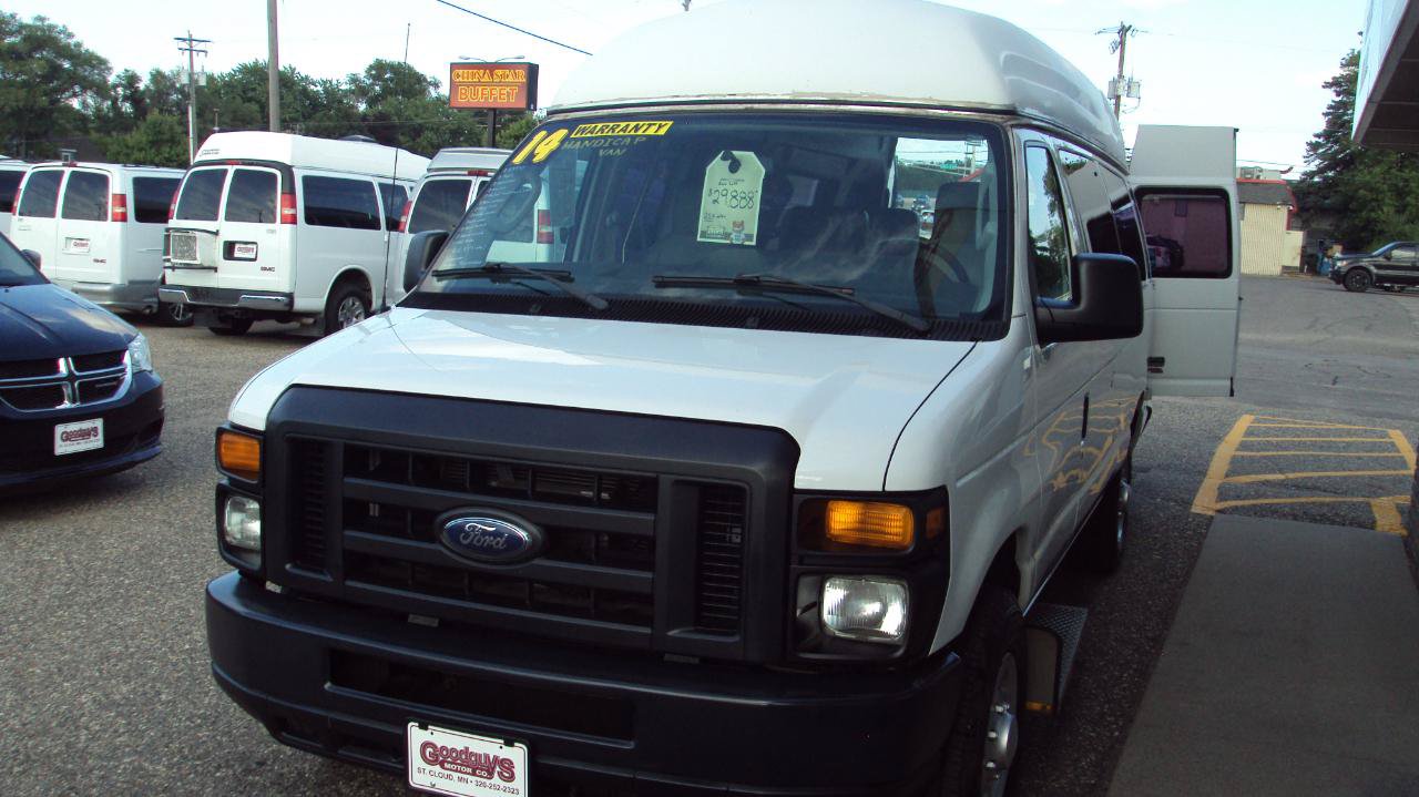 Used 2014 Ford E-250 and Econoline 250 Extended w/ Power Group RWD image 4