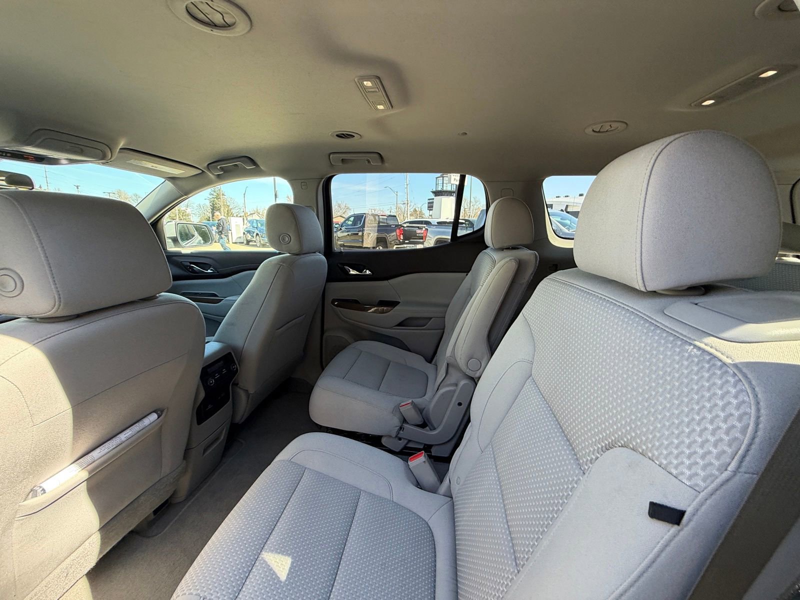 Used 2020 GMC Acadia SLE w/ Driver Convenience Package image 24