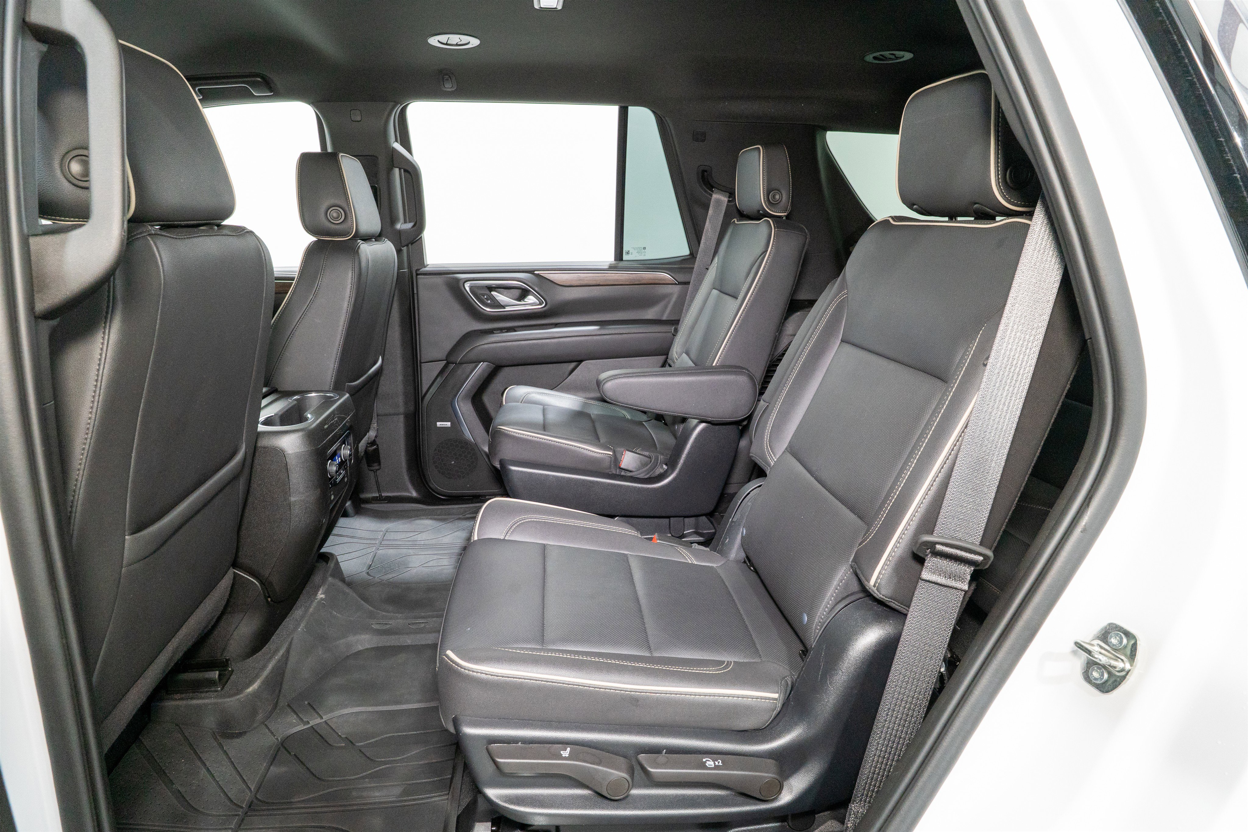 Used 2023 Chevrolet Tahoe Premier AWD/4WD image 31