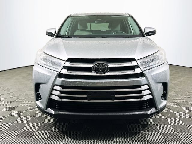 Used 2019 Toyota Highlander LE image 3