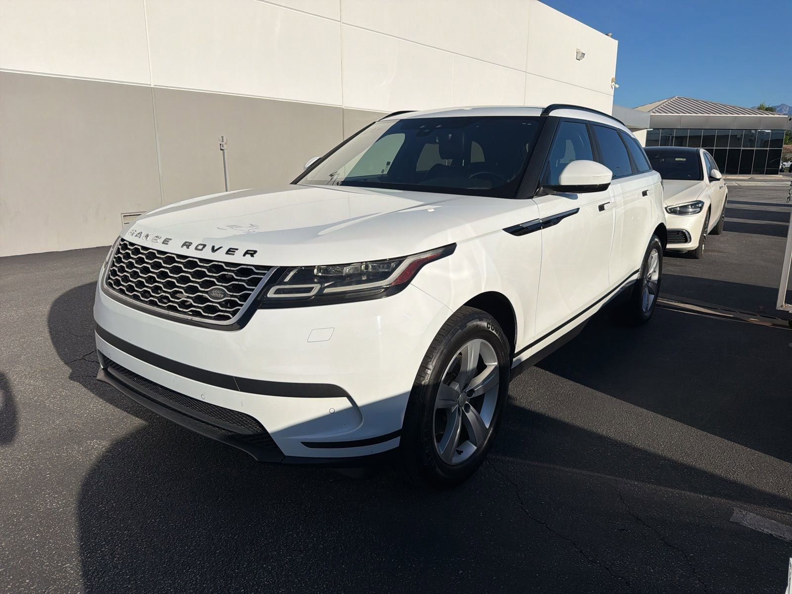 Used 2019 Land Rover Range Rover Velar S image 2