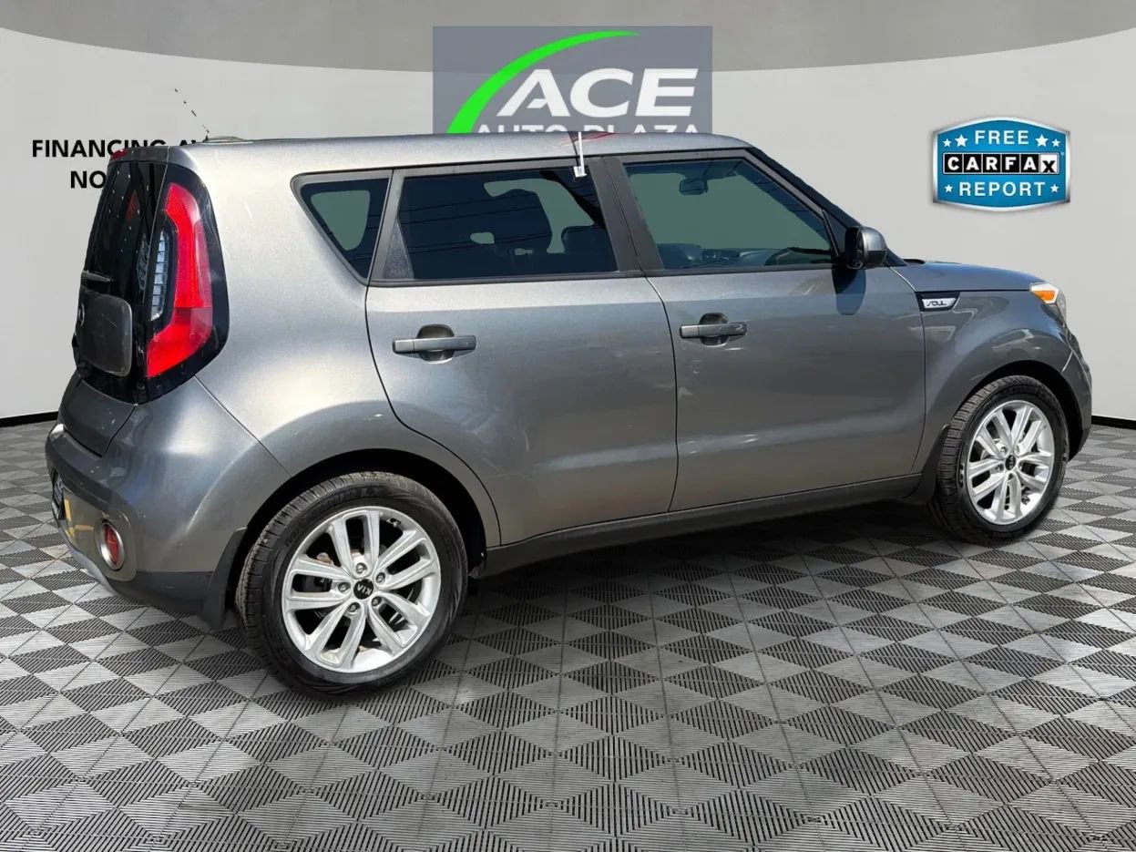 Used 2018 Kia Soul + image 5