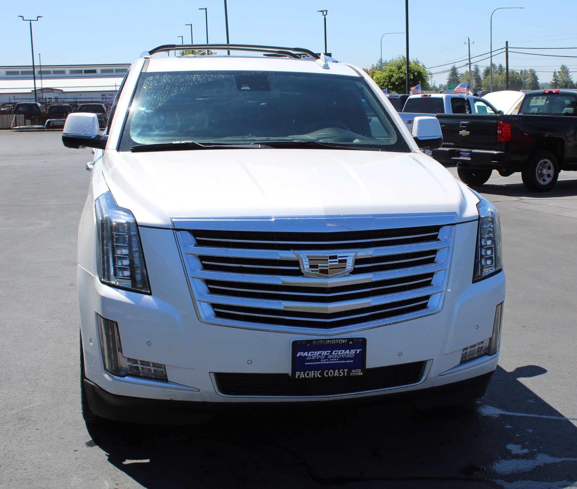 Used 2018 Cadillac Escalade Platinum AWD/4WD image 6