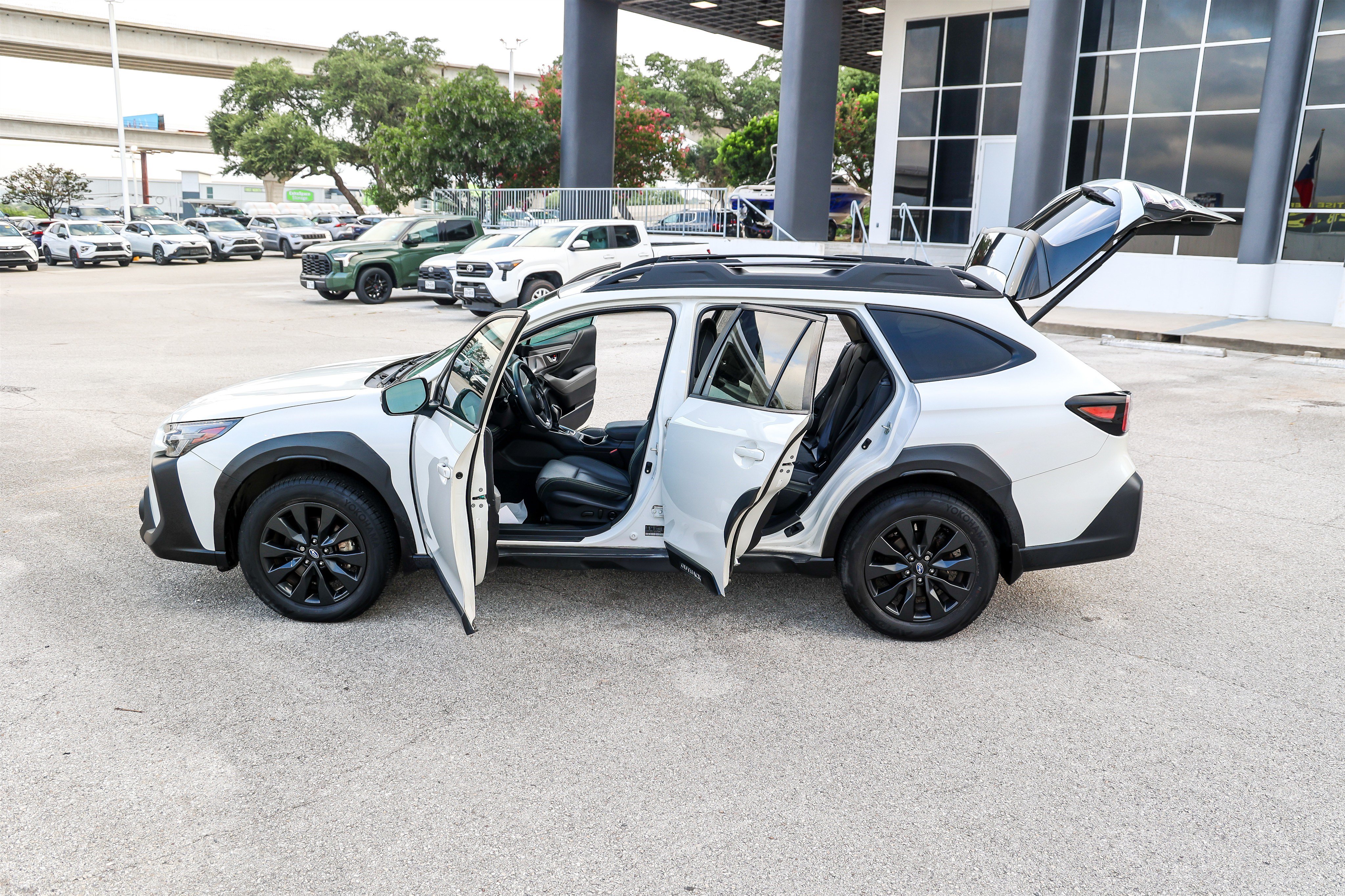 Used 2023 Subaru Outback Onyx Edition XT AWD/4WD image 11