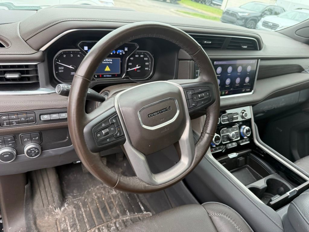 Used 2021 GMC Yukon Denali w/ Denali Premium Package AWD/4WD image 8