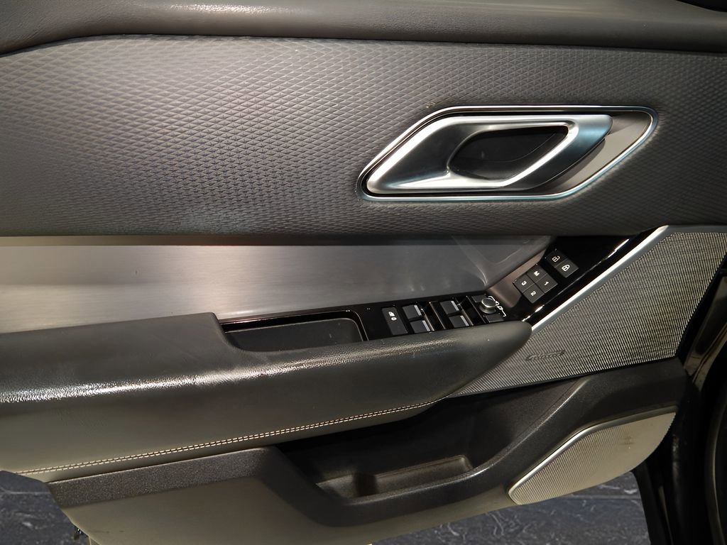 Used 2021 Land Rover Range Rover Velar R-Dynamic S image 14