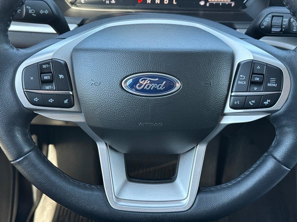 Used 2023 Ford Explorer XLT w/ Equipment Group 202A AWD/4WD image 14