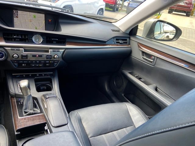 Used 2017 Lexus ES 300h image 13