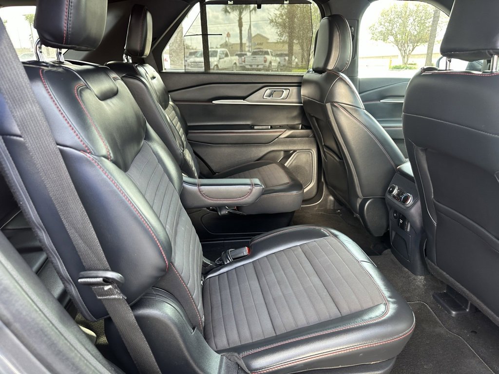 Used 2025 Ford Explorer ST-Line w/ Premium Package image 22