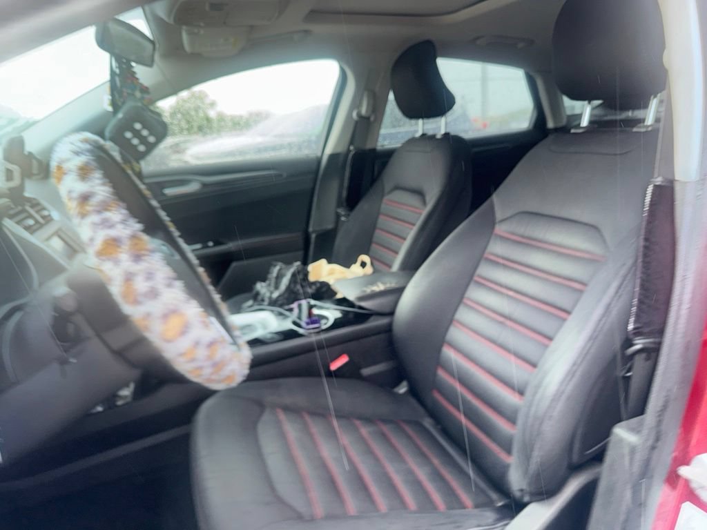 Used 2015 Ford Fusion SE w/ Equipment Group 201A FWD image 9