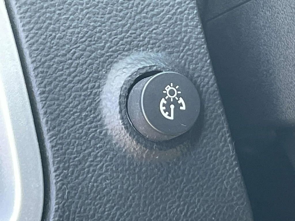 Used 2016 Chevrolet Equinox LT image 17