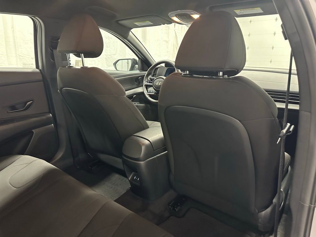 Used 2025 Hyundai Elantra Sport image 47
