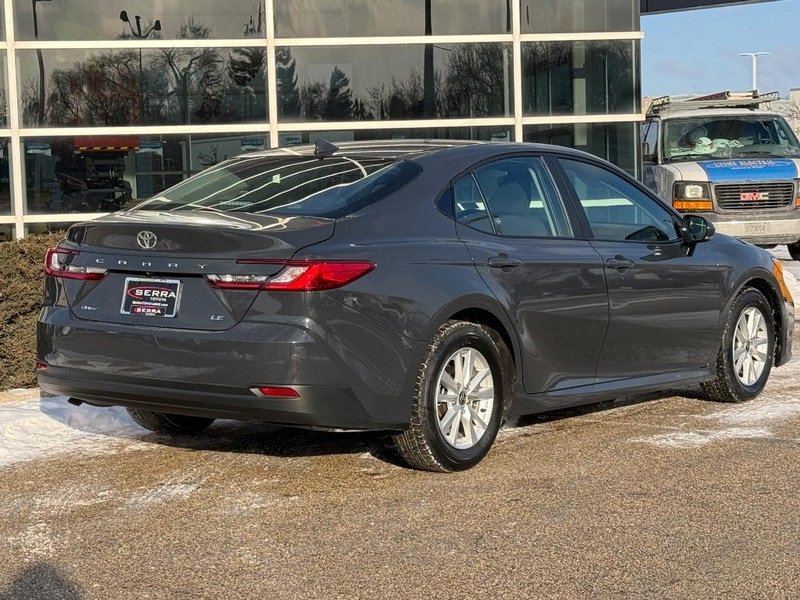 Used 2025 Toyota Camry LE image 3