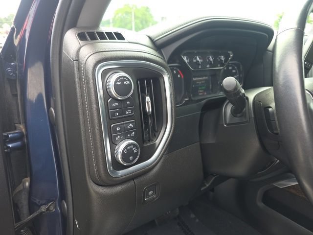 Used 2022 GMC Sierra 1500 Elevation w/ LPO, Elevation Black Package AWD/4WD image 17
