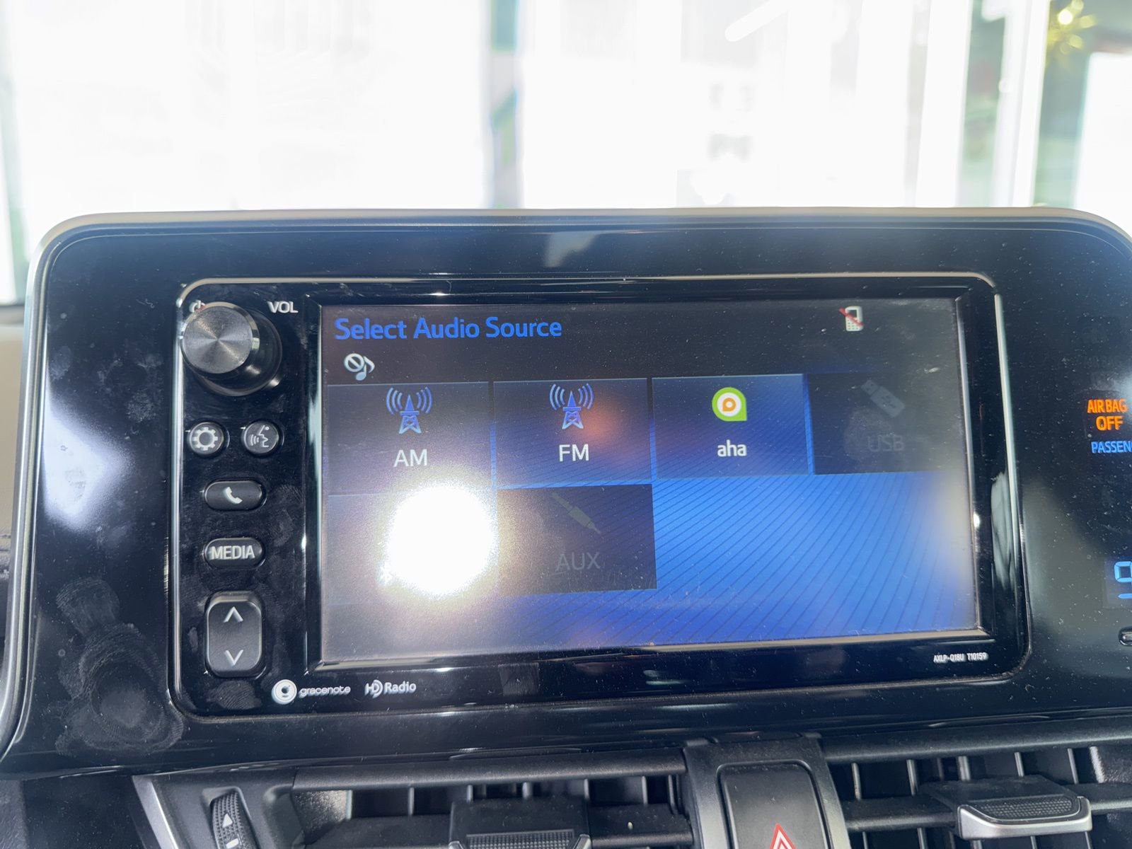 Used 2018 Toyota C-HR XLE image 8