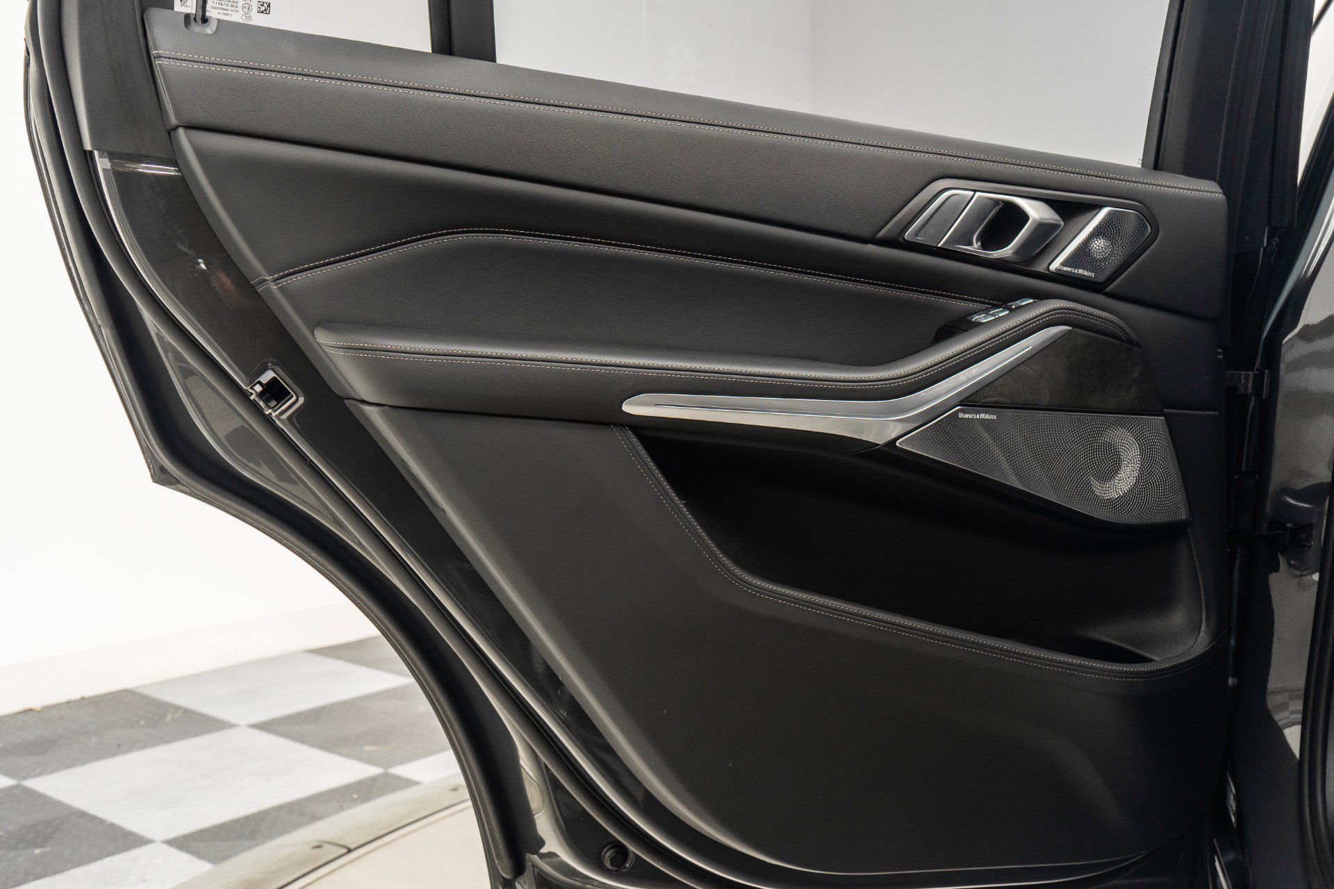 Used 2025 BMW X7 M60i image 39