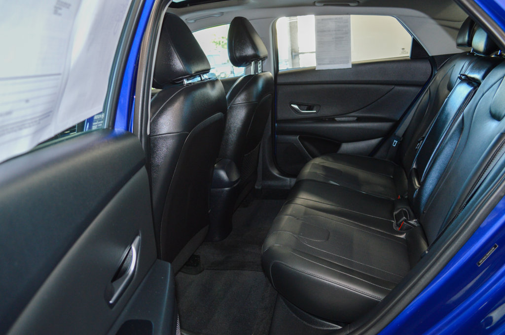 Used 2021 Hyundai Elantra Limited FWD image 9