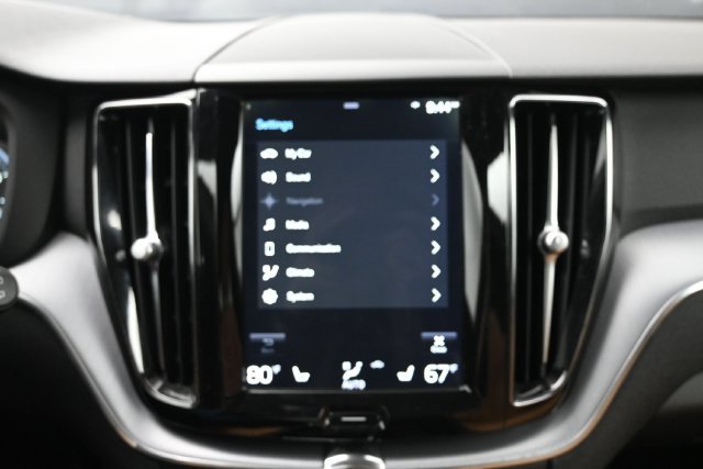 Used 2020 Volvo XC60 T6 Momentum w/ Protection Package Premier AWD/4WD image 15