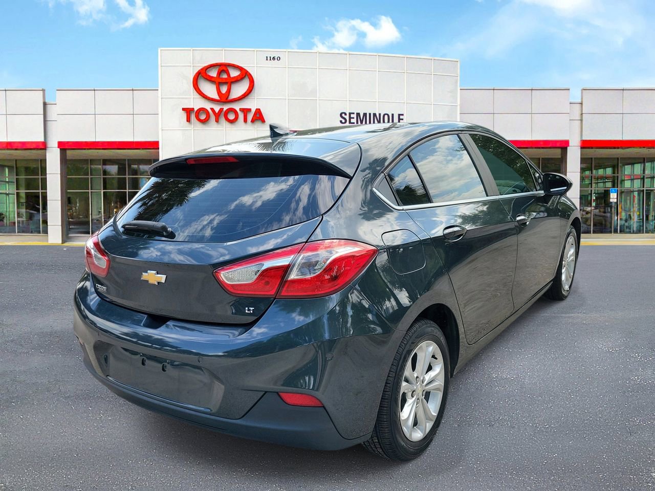 Used 2019 Chevrolet Cruze LT w/ Convenience Package image 3