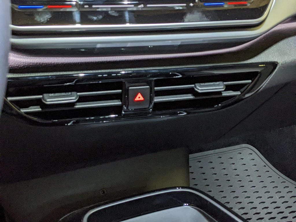 New 2026 Volkswagen ID.4 Pro AWD/4WD image 17