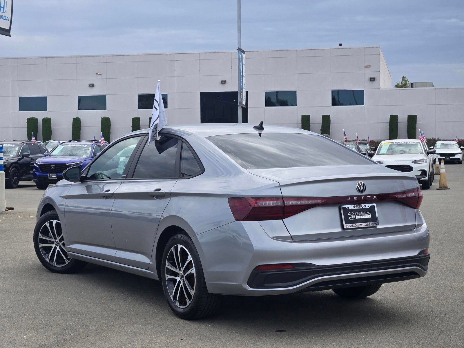 Used 2025 Volkswagen Jetta Sport FWD image 5