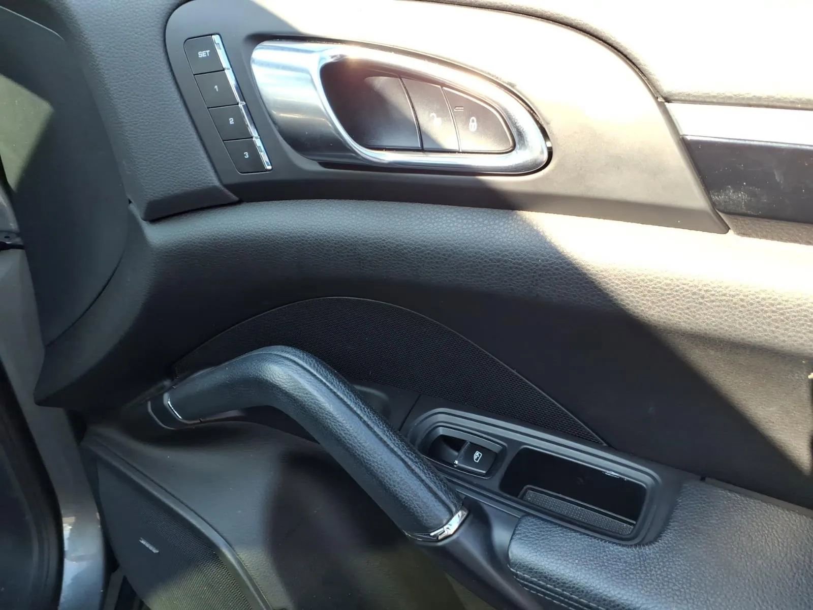 Used 2014 Porsche Cayenne S AWD/4WD image 12