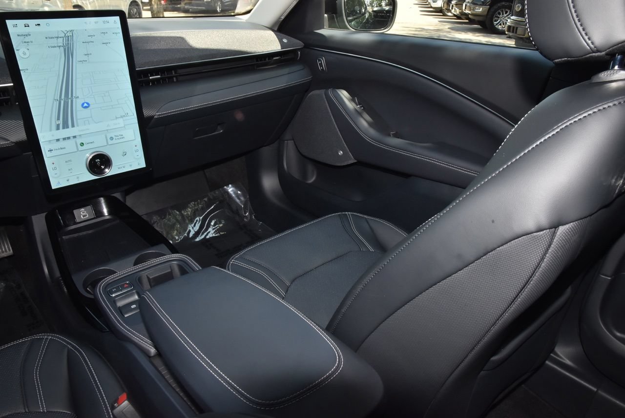 Certified 2025 Ford Mustang Mach-E Premium AWD/4WD image 17