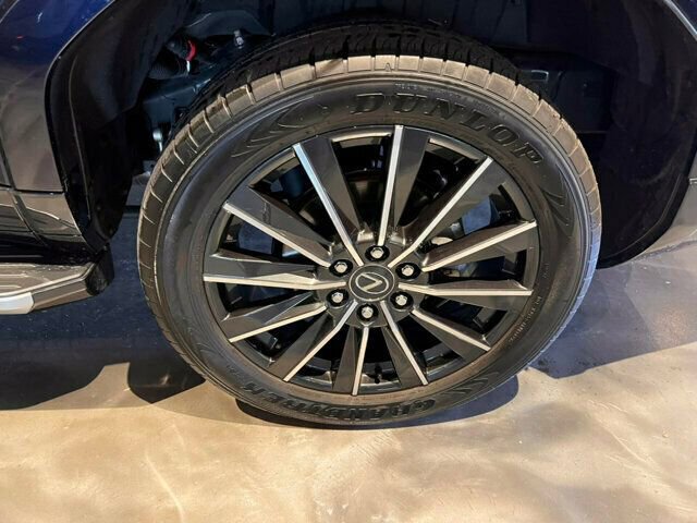 Used 2024 Lexus GX 550 image 11