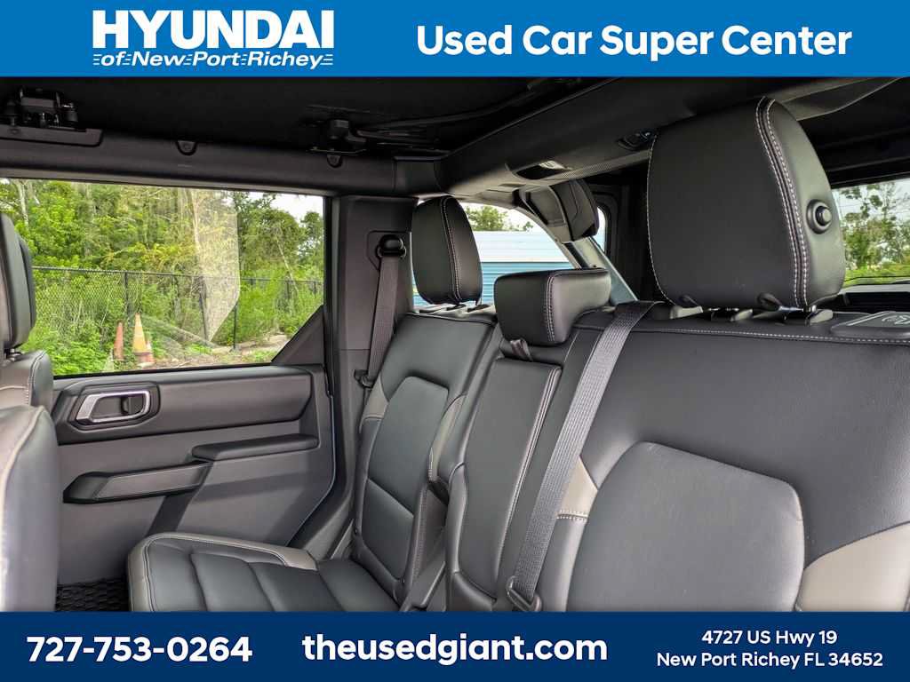 Used 2025 Ford Bronco Outer Banks AWD/4WD image 15