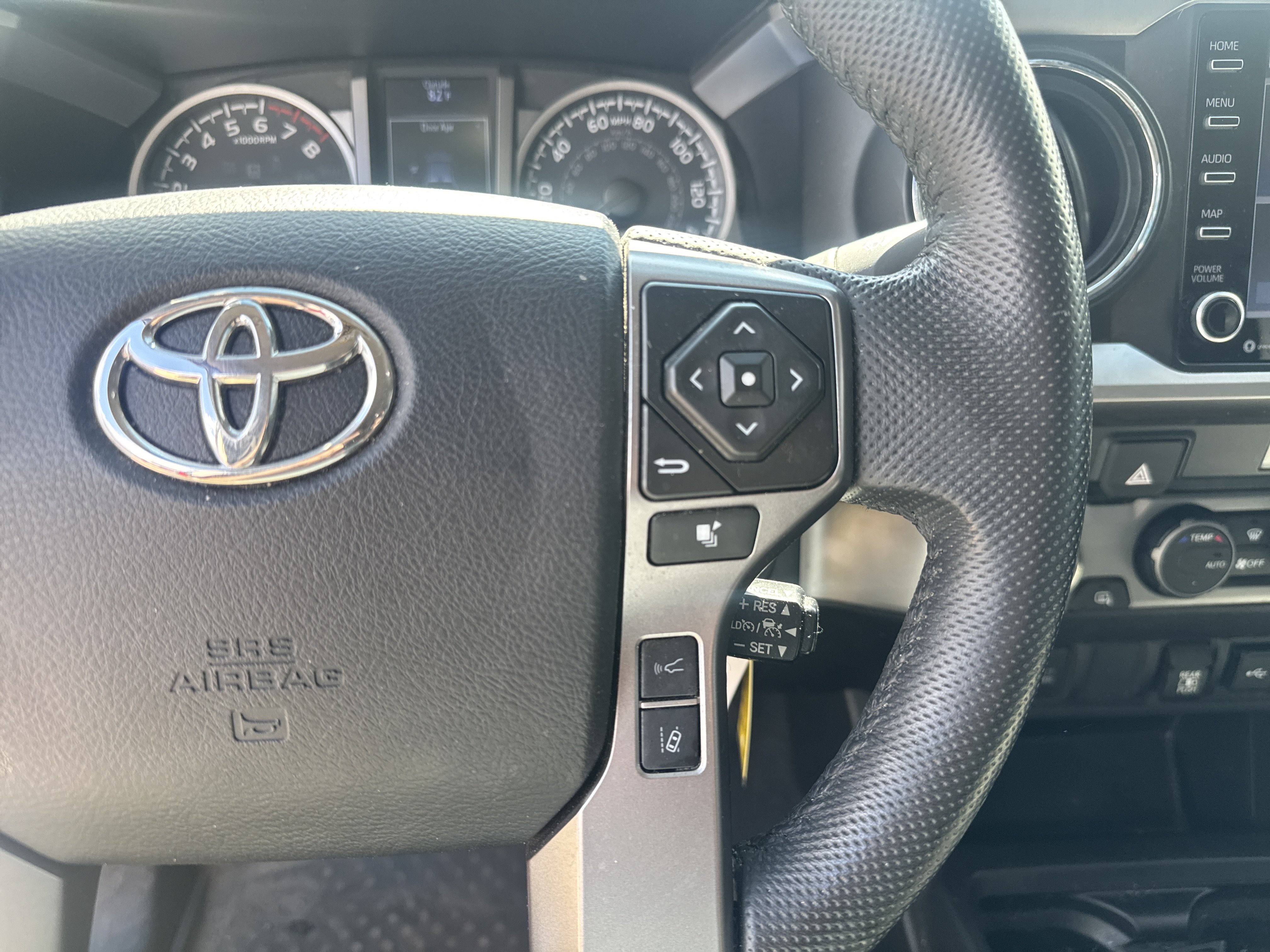 Used 2022 Toyota Tacoma SR5 w/ Technology Package AWD/4WD image 19