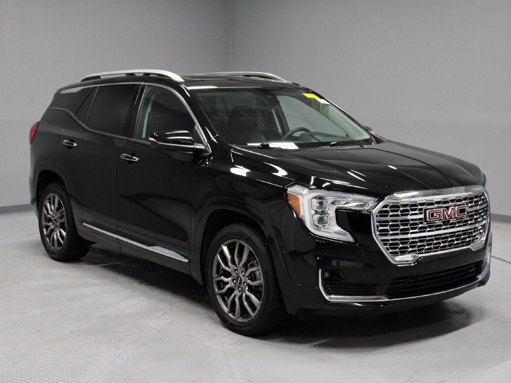 Used 2024 GMC Terrain Denali w/ Black Diamond Edition