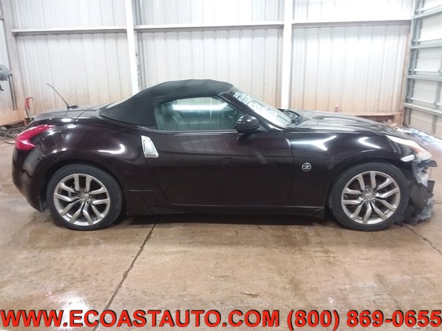 Used 2010 Nissan 370Z Touring image 3